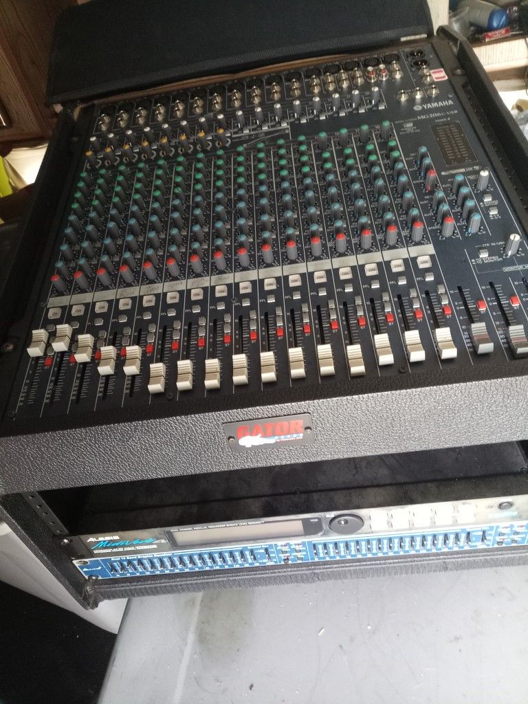 Yamaha Mixer 