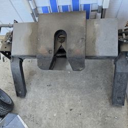 Reese 5th Wheel Hitch