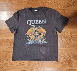 Queen Official Merch Classic Crest Graphic T-Shirt XL Charcoal Gray NWOT