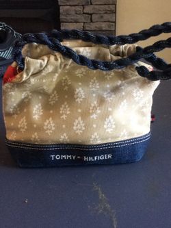 Small Tommy Hilfiger Purse