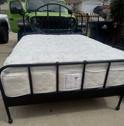 Nice full size bed with good mattress