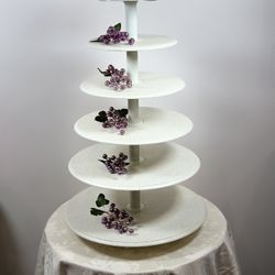 Rent Wilton Towering Tiers Cake/Cupcake Stand