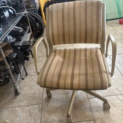 Steelcase office chairs lot of (4)