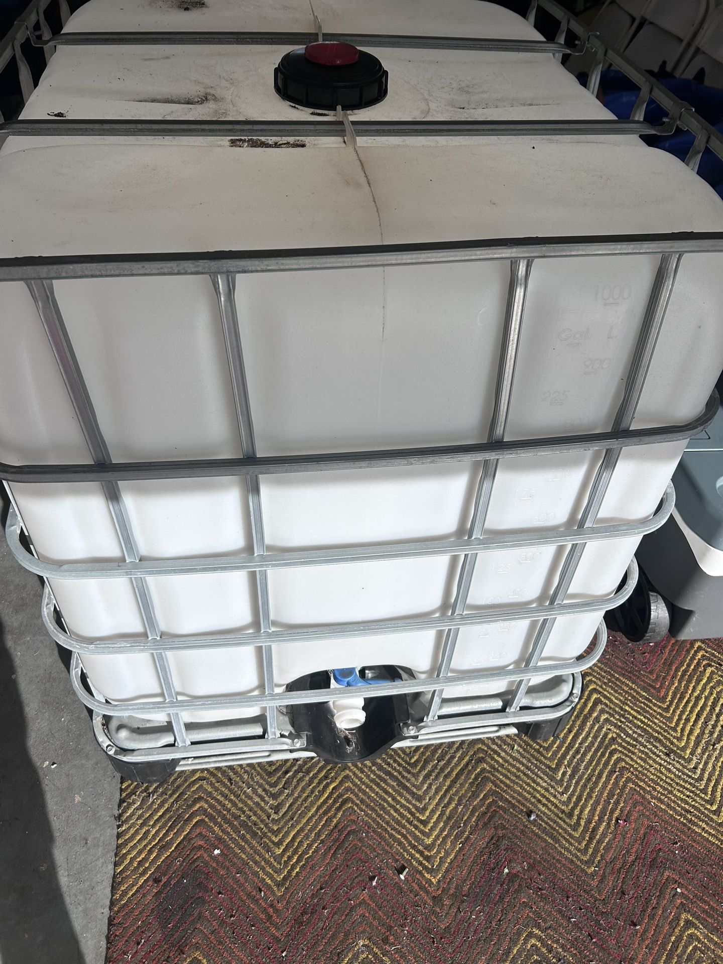 250 Gallon Tank $200 OBO