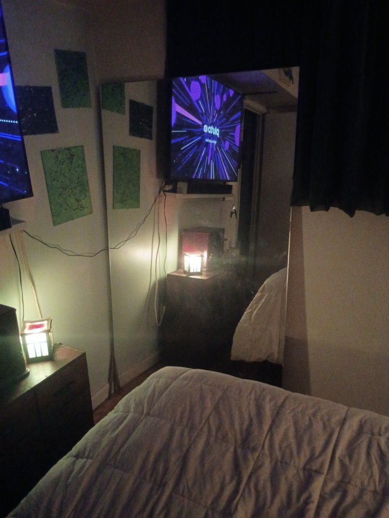 PLATE GLASS MIRROR. 3FT X 6ft....