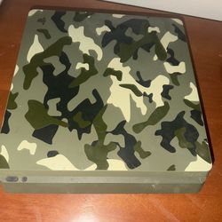 PS4 camo edition 1Tb with control and headset