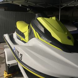 Jet Skis Yamaha Wave runners 3 Seaters 2 Jetskis 
