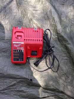 Milwaukee Battery Charger