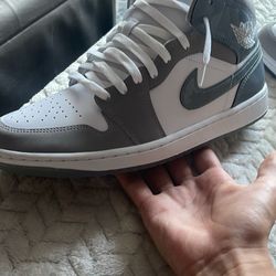 Jordan 1 Mid White Medium Grey Cool 10.5 Men’s 