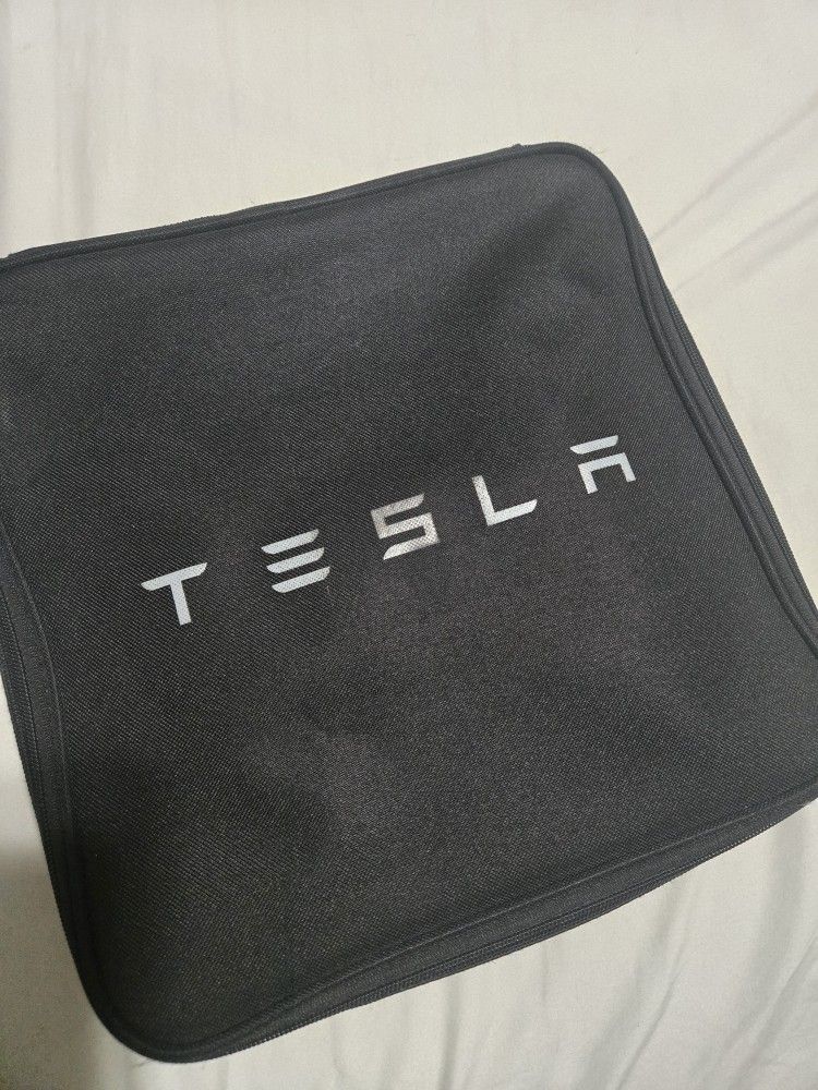 TESLA CHARGER