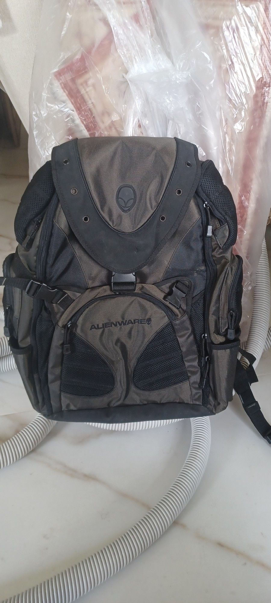 Alienware Large Gaming Laptop Backpack Excellent