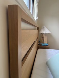 Gorgeous Crate & Barrel Linea Teak Bed Set - Queen Bed, Bedside table, Dresser