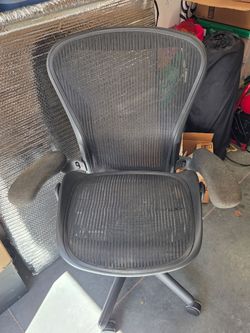 Herman Moller Aeron chair size B