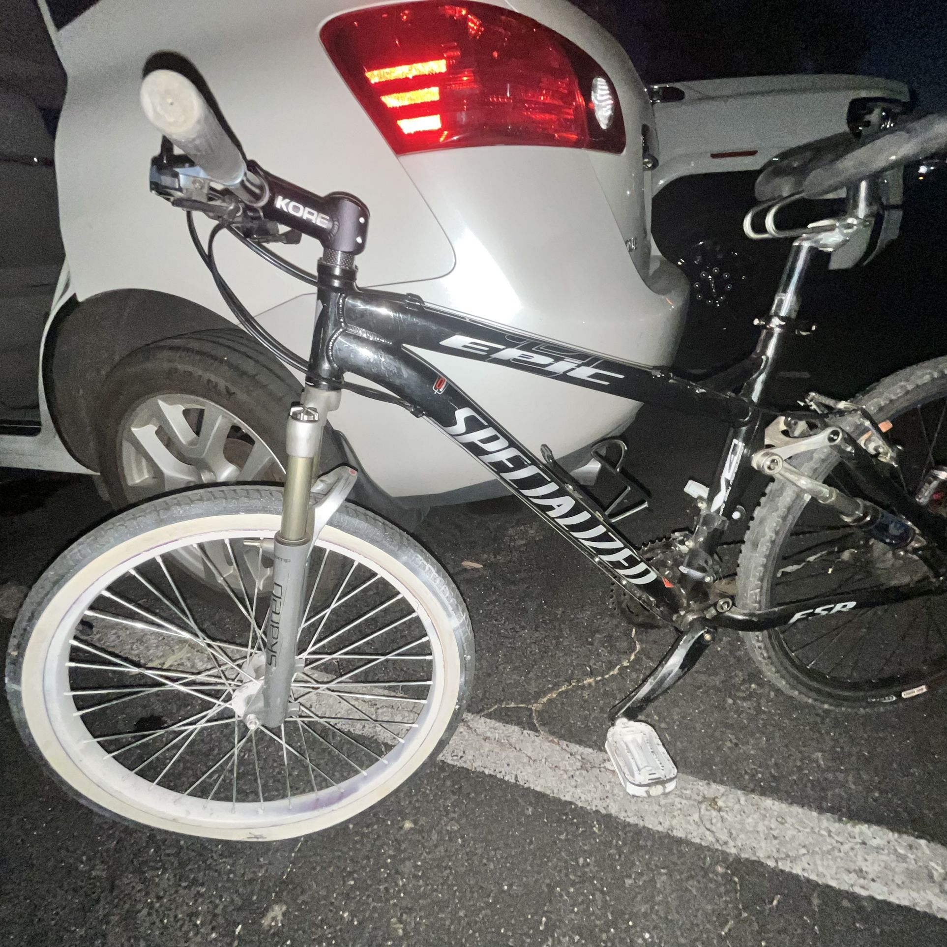 Specialized Epic Pro * Racing Bike* W/ Custom Parts (shocks+tires)