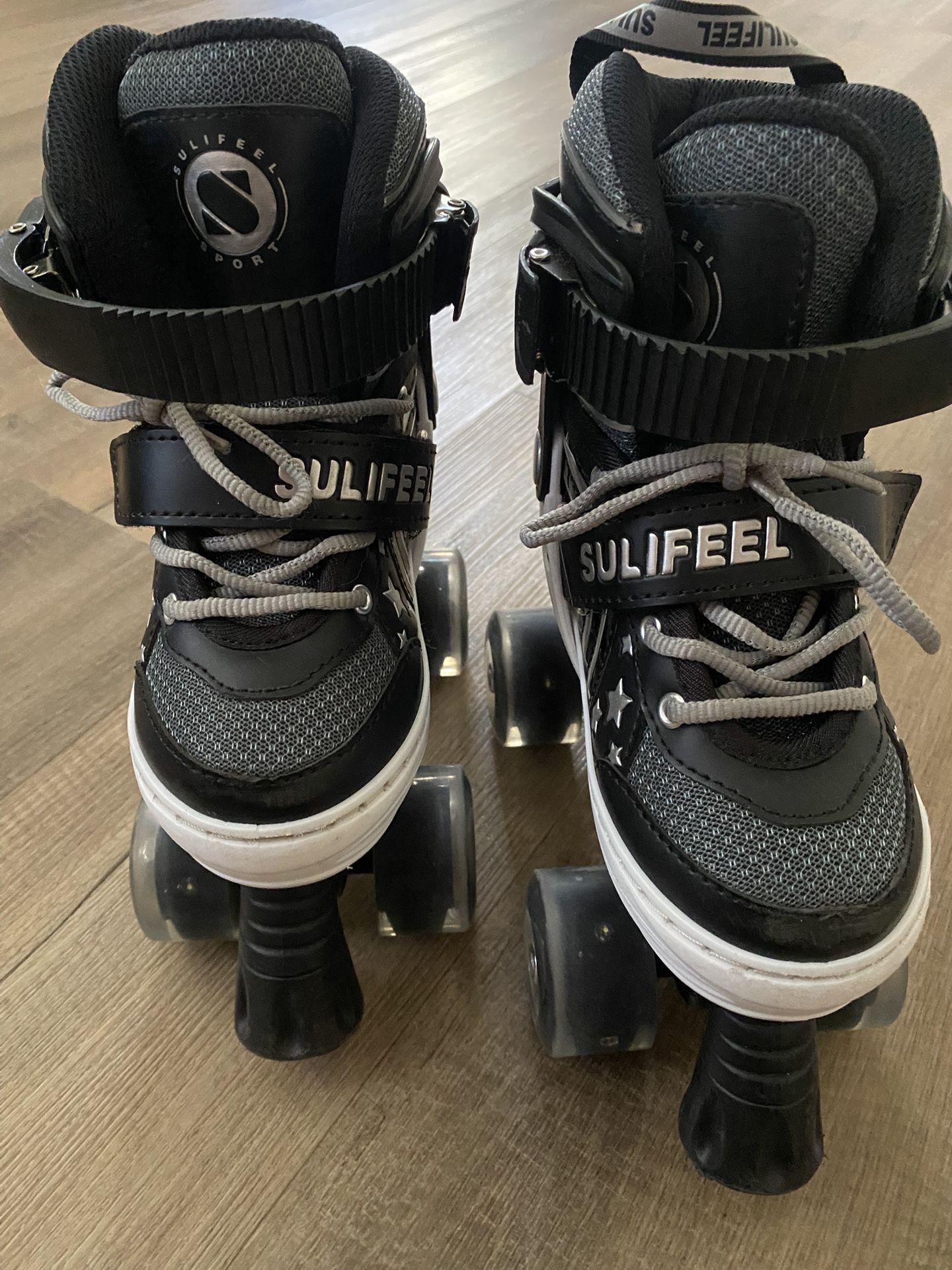 Kids Roller Skates - Light Up - Adjustable Youth Size 11-13.5, EU 28-31