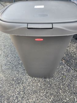TALL Grey Rubbermaid Garbage Can w/ Pop Up LID  There's 2 $10 Each