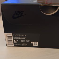 NIKE X SUPREME collab - Men's 8.5/Womens 10.5