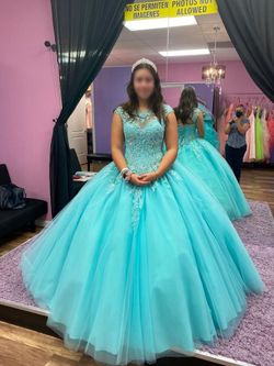 Quinceañera Dresses, 1 Crown, 1 Pillow and Card box