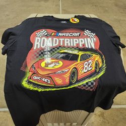 New - Official Buc-ee's Nascar Texas XL -T Shirt