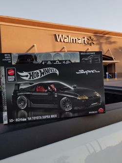 Hot Wheels Brick Shop '94 Toyota Supra MKIV Building Set