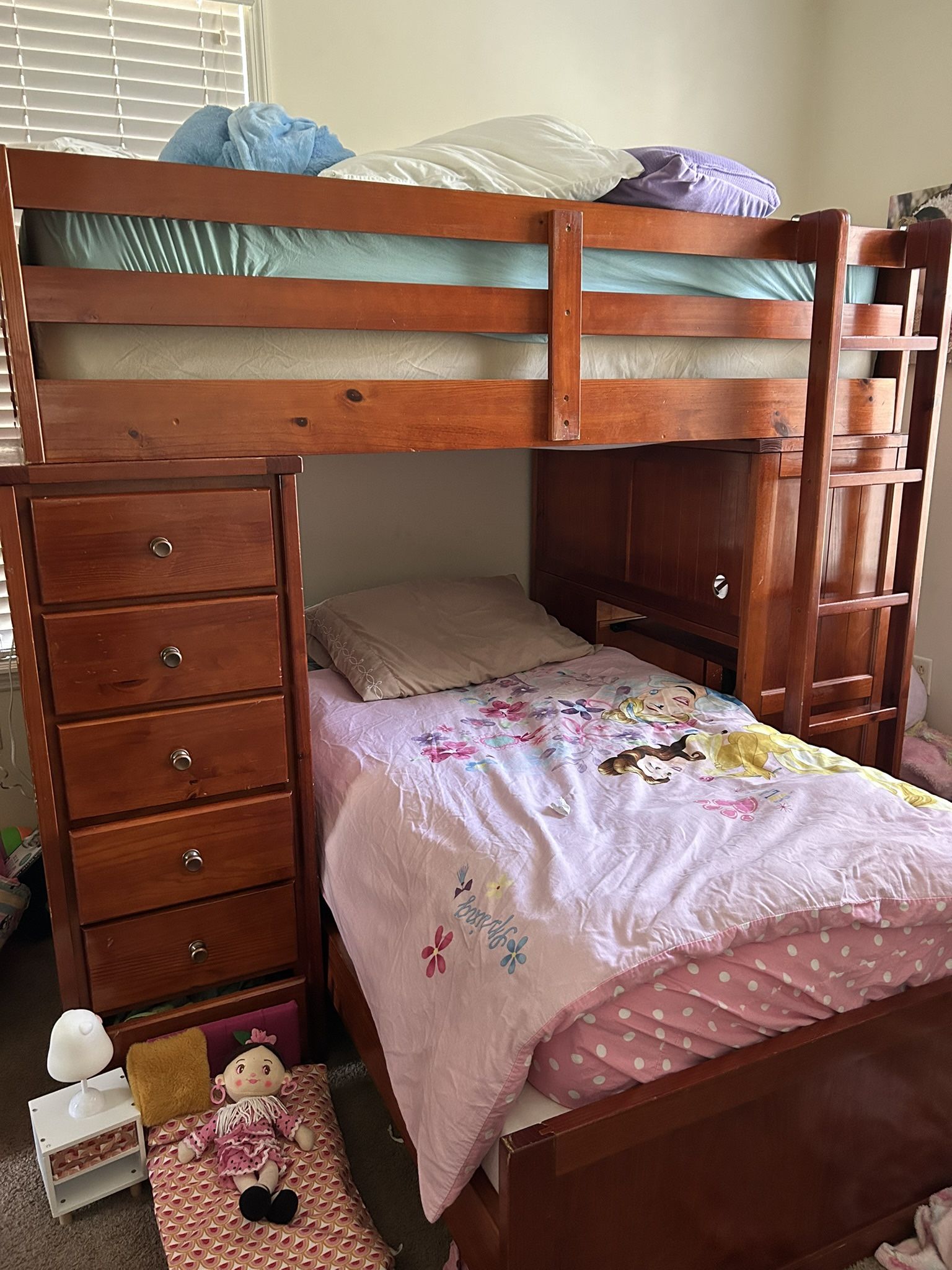 Twin Bunk beds
