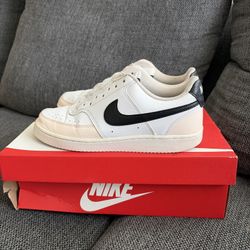 Nike Women’s Court Vision Low Size 8