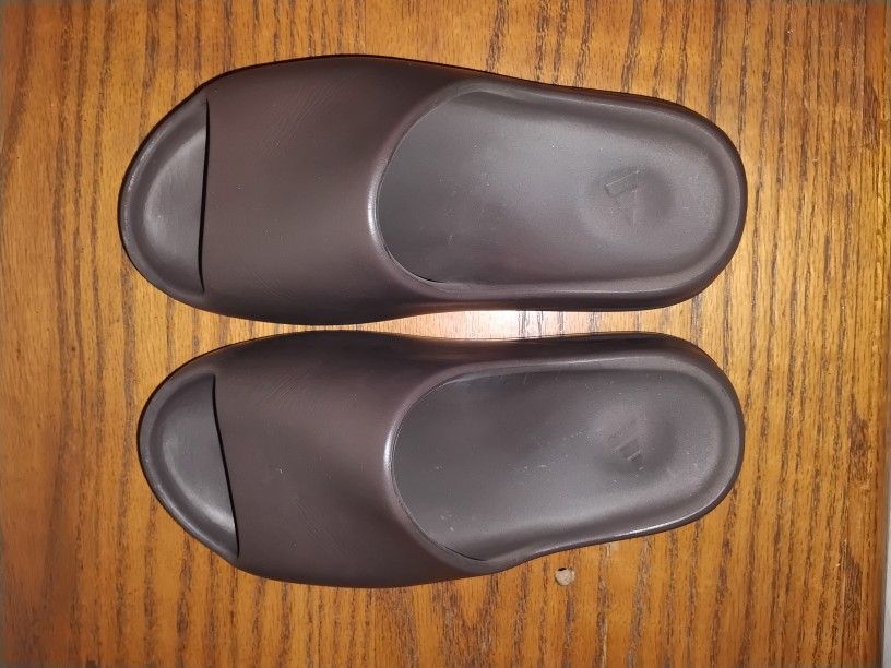 Adidas Yeezy Slides