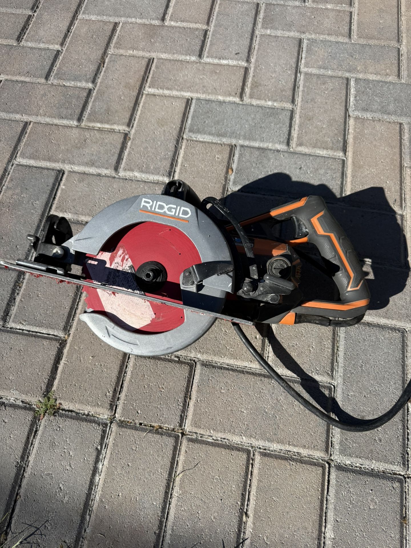 Rigid Thru Cool R 32104 Circular Saw