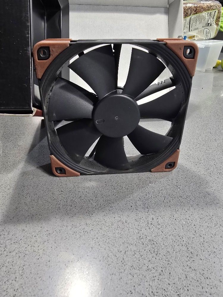 Noctua NF-F12 Fan