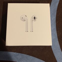 Apple AirPods With Charging Case 