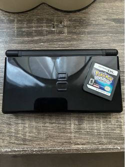 Ds lite with Pokemon diamond