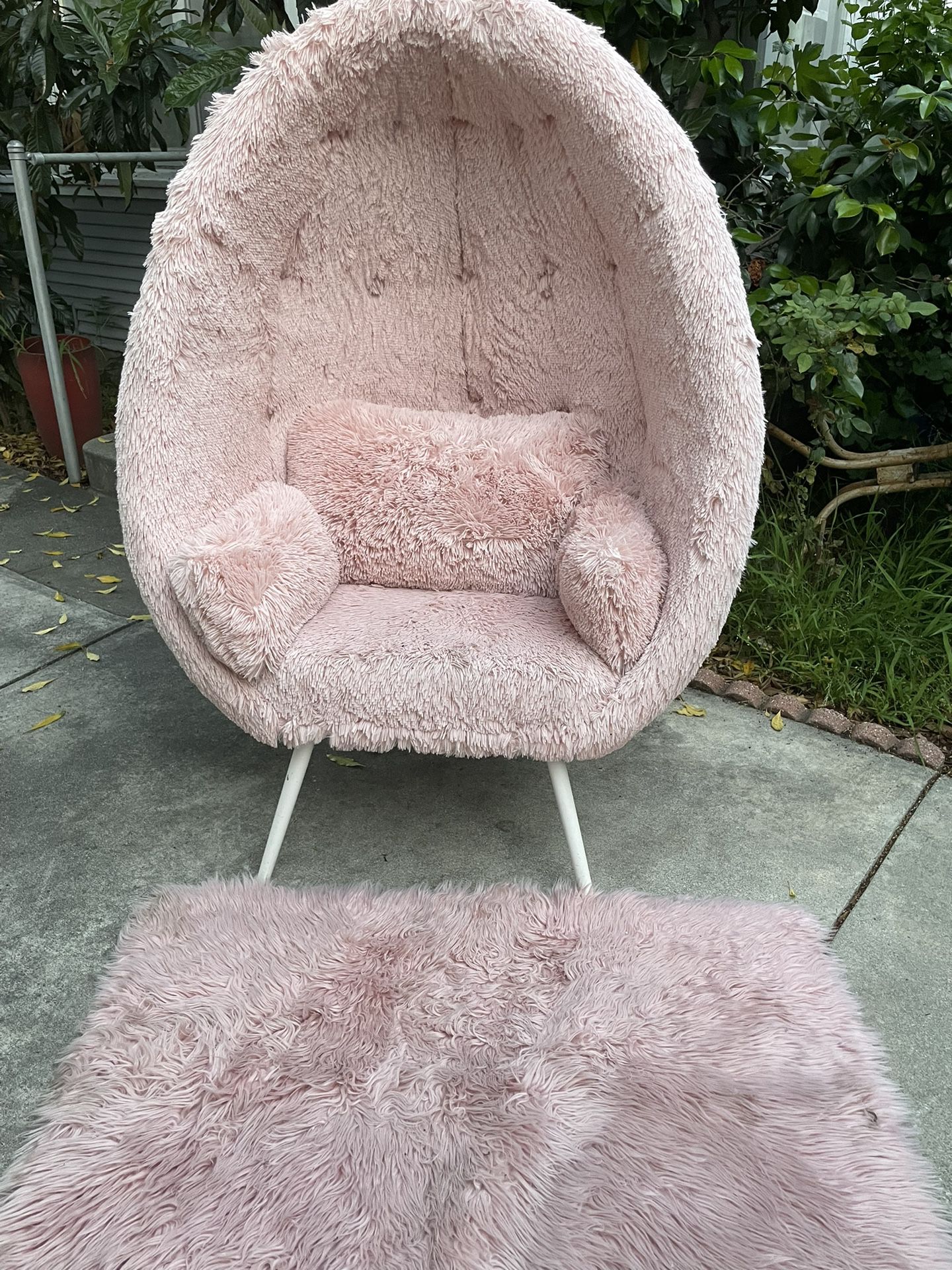 Pink Shag Egg Chair