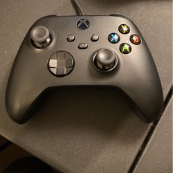 Xbox One Wireless Controller With Recharging Battery 