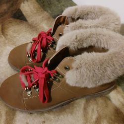 Ladys Boots Size 7.5 