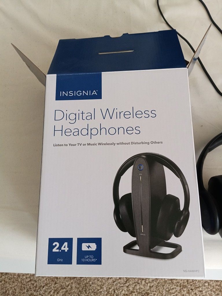 Insignia TV Comfortable Headphones 🎧