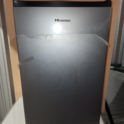 New Hisense Mini Fridge