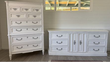 Vintage Drexel Heritage Laureate Dresser Set *Delivery Available*