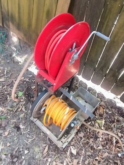 $175 Reel the holes used to have some type of fluid in it but I let it stayed outside in the hole had turned 30 so I cut the bad part off and kept the