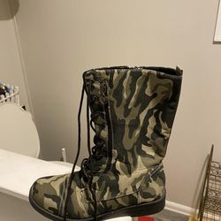 Camouflage  Boots
