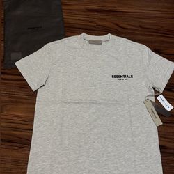 Essentials shirts and sweats- look at description❗️