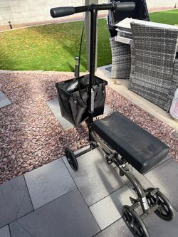 Knee scooter/walker