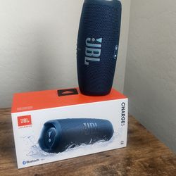 JBL Charge 5 Bluetooth Speaker