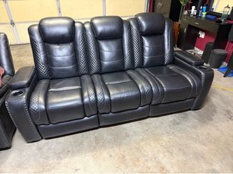 Theatre reclining couch