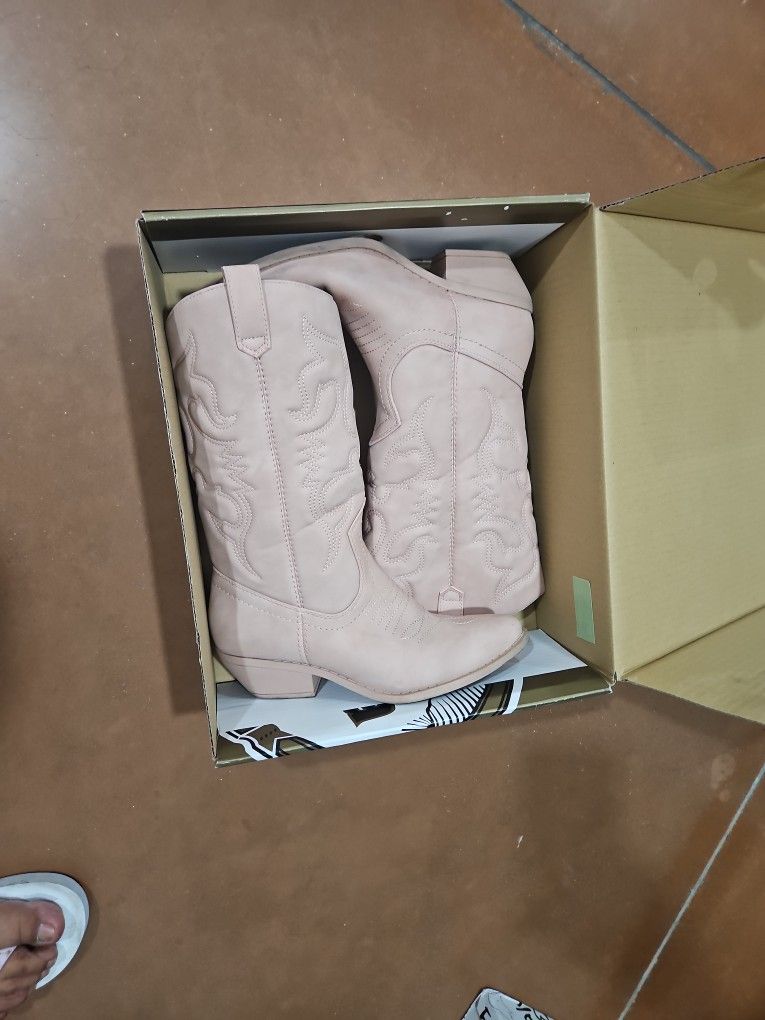 Pink Cowgirl Boots Size 7.5