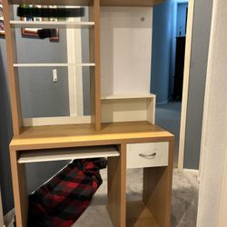 Desk With Hutch 