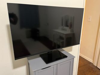 INSIGNIA 40" Class F40 Series LED Full HD Smart Fire TV, Voice Remote with Alexa, TV  Like brand new Hardy has been used
