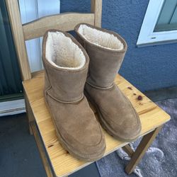 Bear Paw / Ugg Boots Men’s 10