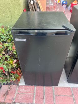 Mini fridge