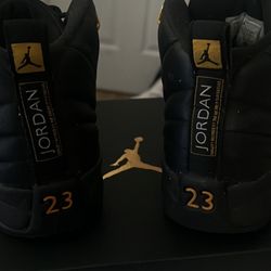 Jordan 12 Black Taxi 5.5Y ( Grade School )