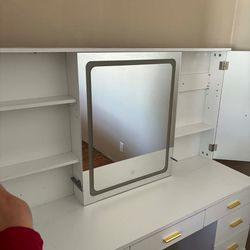 Vanity desk